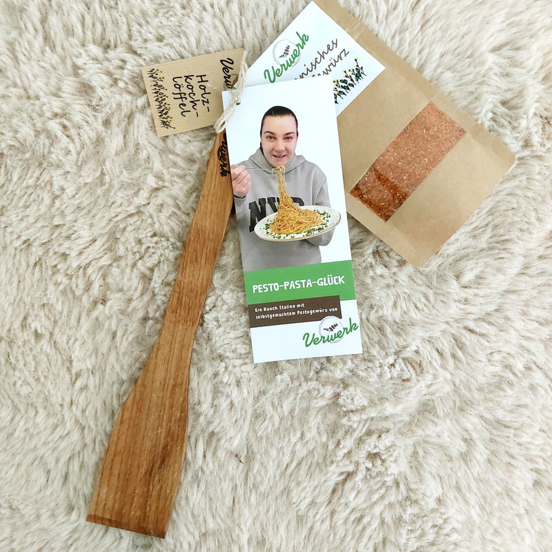 Italienisches Pestogewürz mit Kochlöffel & Rezeptkarte